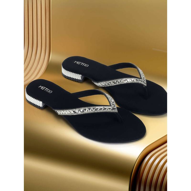 Metro Women Black Sandals (EURO 36)