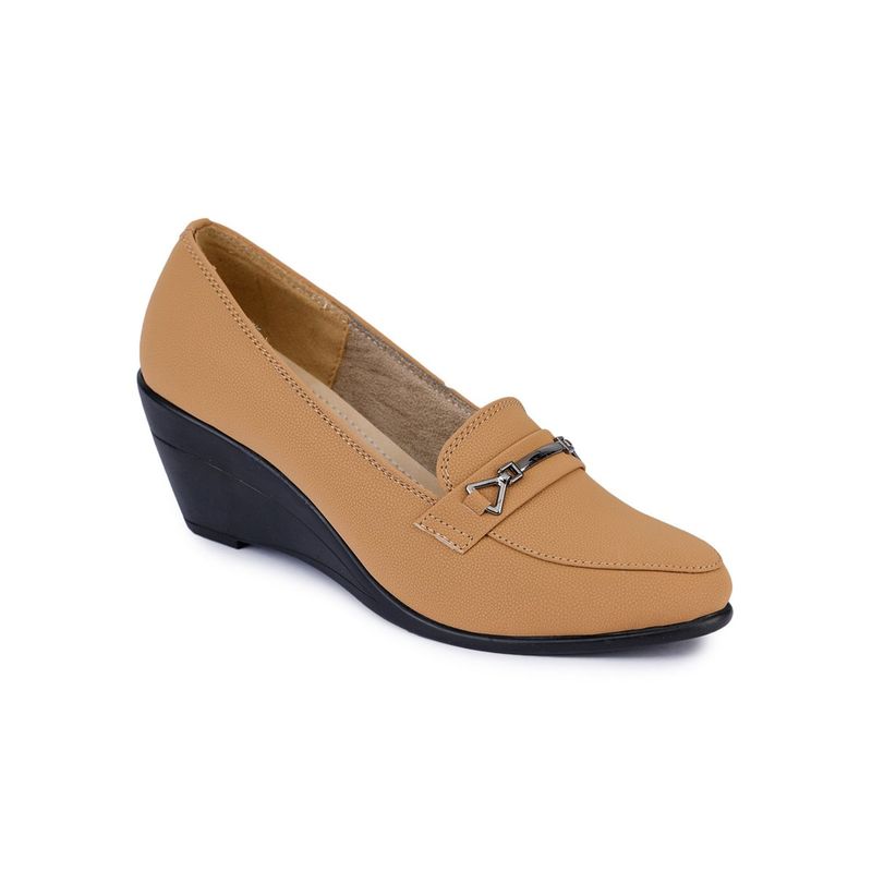 VALIOSAA Solid Tan Wedges (EURO 36) (EURO 36)