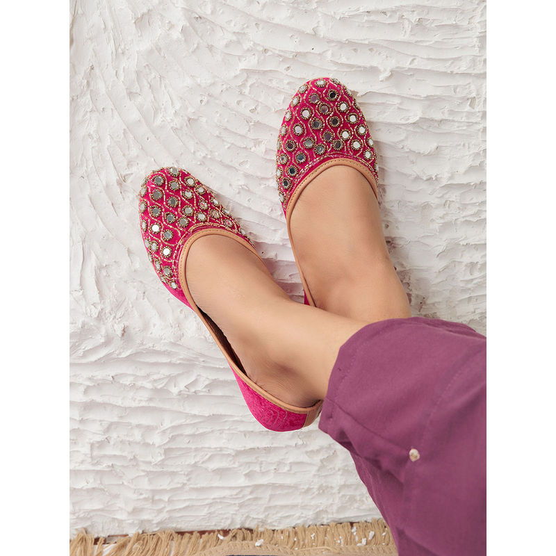 Truffle Collection Pink Embellished Juttis (UK 7)