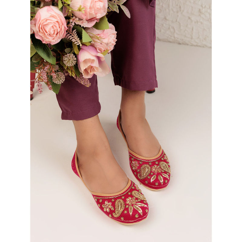 Truffle Collection Red Embellished Juttis (UK 5)