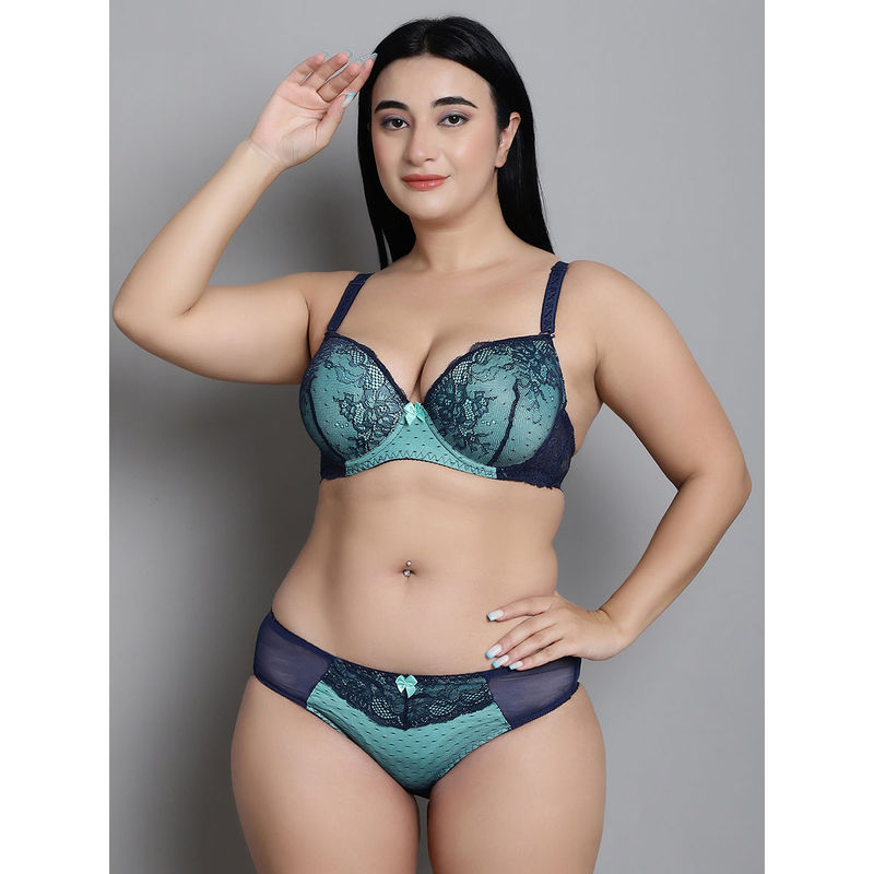 Makclan Plunging Passion Lace Bra and Panty (Set of 2) (40D)