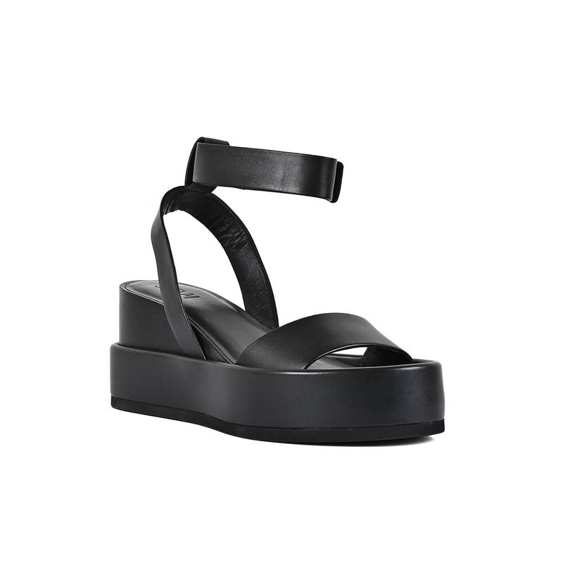 Vanilla Moon Women Black Round Toe Sandals (EURO 36)