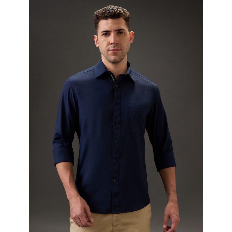 Kenneth Cole Men Navy Blue Cotton Blend Solid Slim Fit Shirt (M)