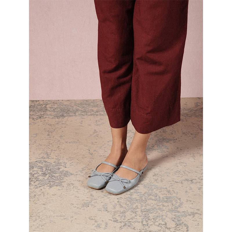 Theater Women Quants Grey Square Toe Bow Detail Sandals (EURO 37)