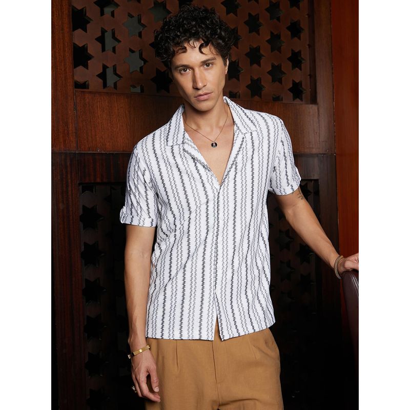 Campus Sutra Men Daisy White and Charcoal Black Wavelength-Knit Shirt (S)