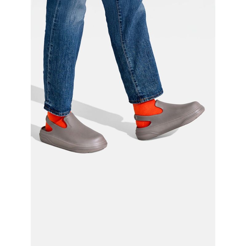 Neeman's Unisex Grey Solid Cushers Clogs (UK 4)