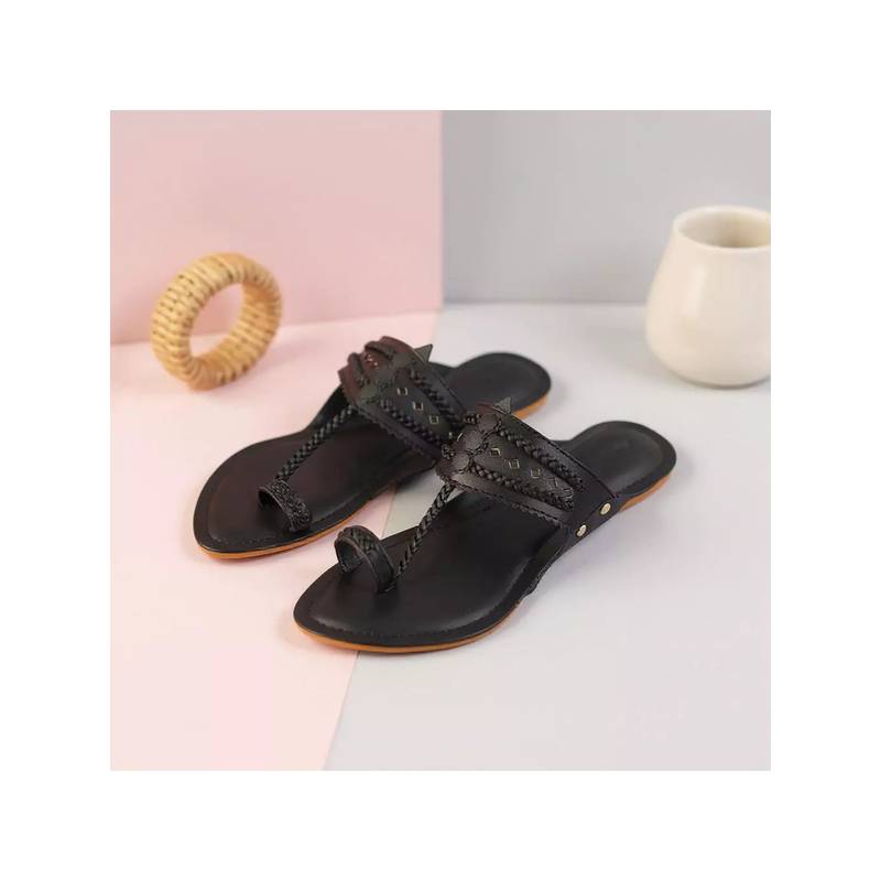 AUZORI Women Kohl Black Kolhapuri - Black (EURO 36)
