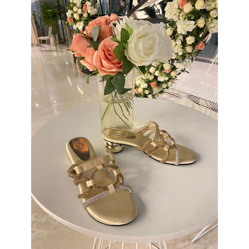 Gucci gold gladiator candles, Women's Fashion, Footwear, Flats on Carousell