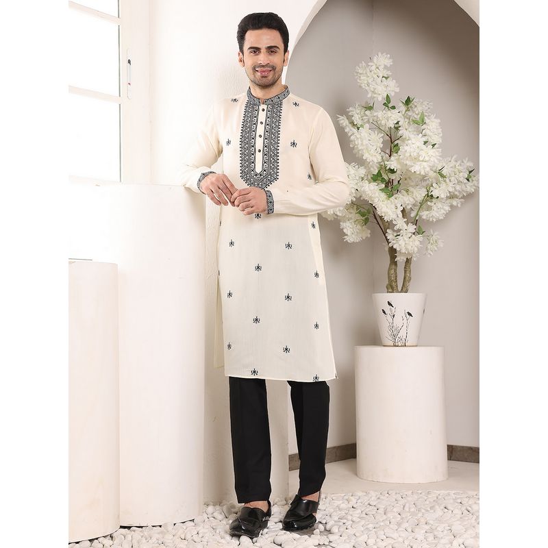 MULTI SHADES Men Straight Viscose Silk Off-White Kurta with Pyjama (XS)