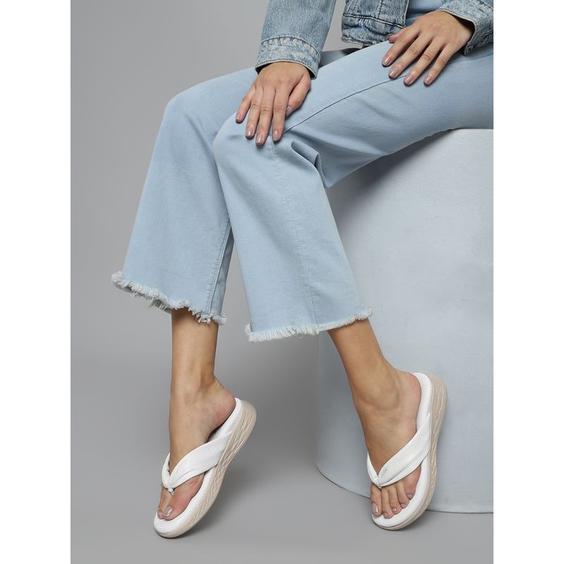 Truffle Collection White Solid Sandals (UK 3)