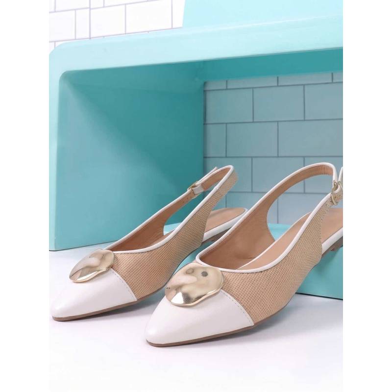 Mochi Women Cream Casual Sandals (UK 3)
