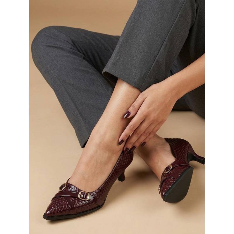 ELLE Womens Wine Criss-Cross Buckle Detail Textured Pointed Toe Pump Heels (EURO 36)