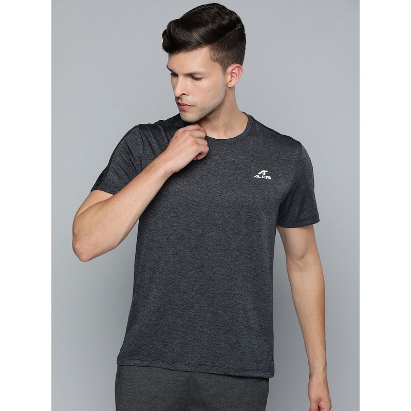 Alcis Men Black Solid Slim Fit T-shirt (M)