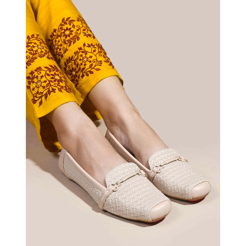 SHUZ TOUCH Women Cream Ballerinas with Laser Cuts (EURO 36)