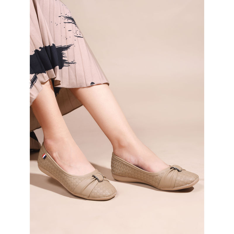 SHUZ TOUCH Beige Chiku Comfort Ballerinas (EURO 36)