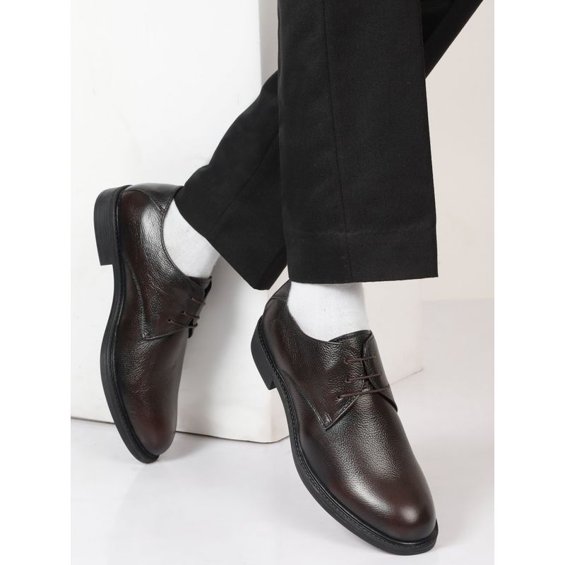 Teakwood Men Brown Texture Leather Derbies (EURO 43)
