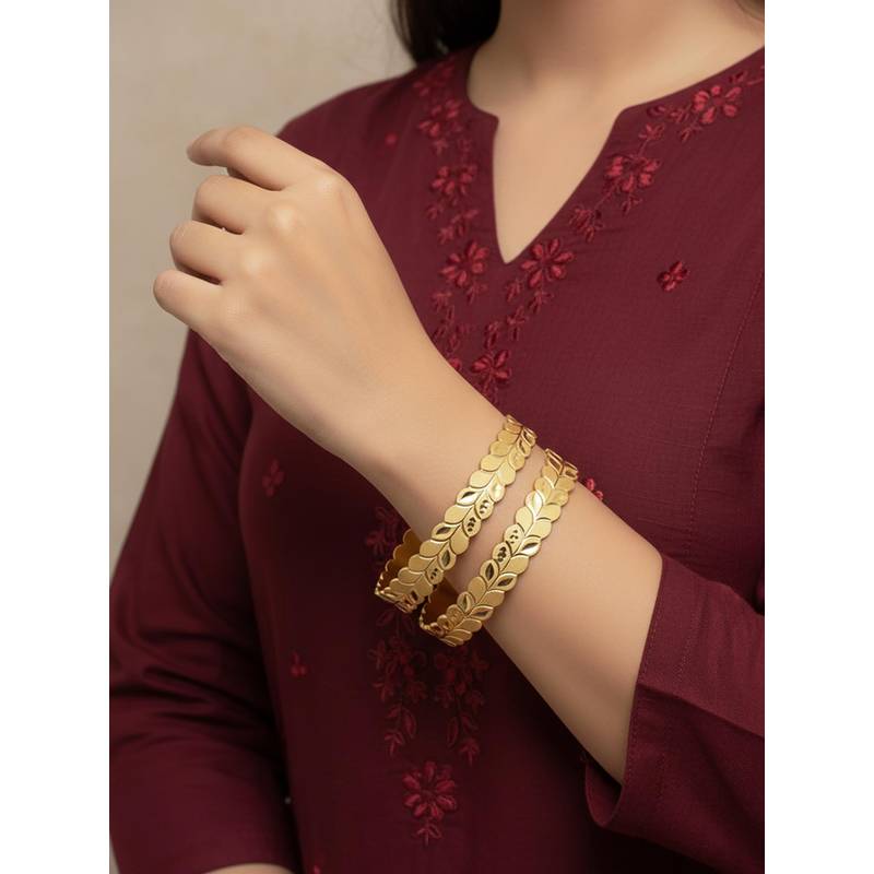 NVR Women Leaf Design Gold Plated Kadas (XS)