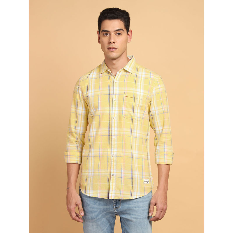 Wrangler Men Checked Yellow Regular Fit Shirt (S)