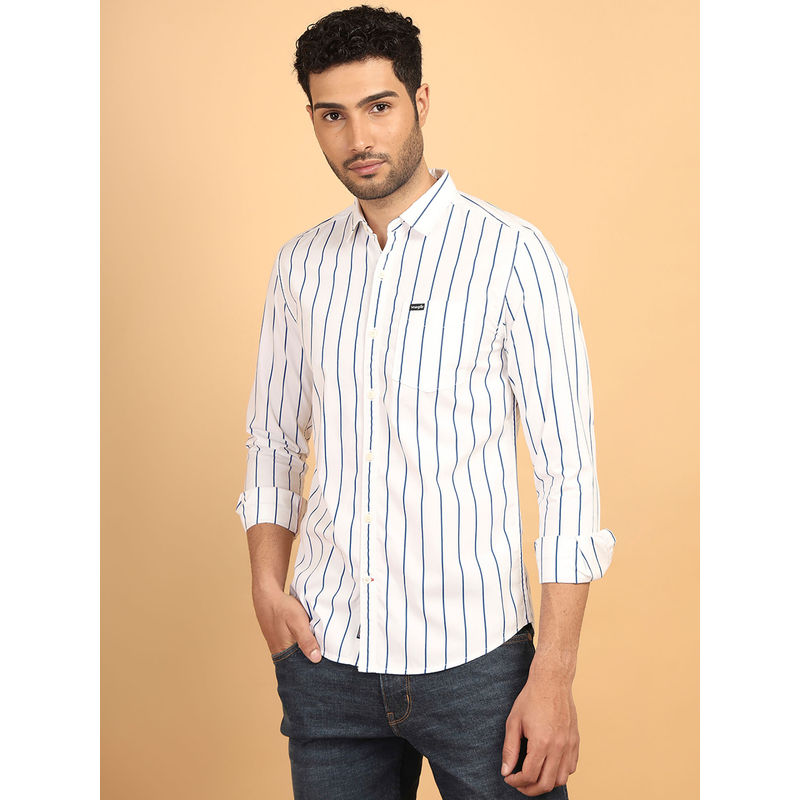 Wrangler Men Striped White Regular Fit Shirt (S)