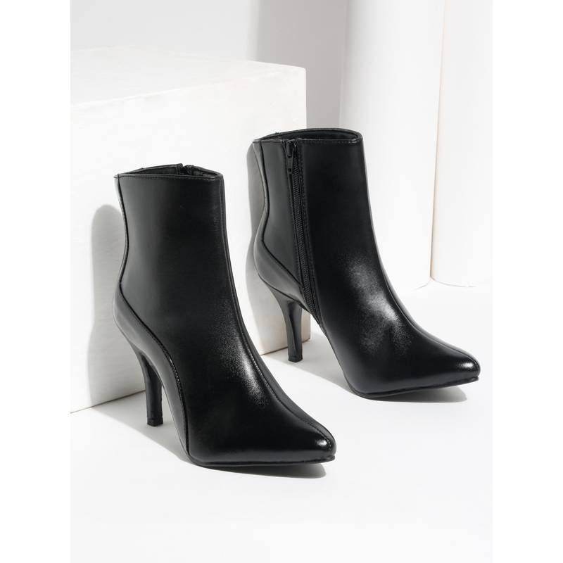 VALIOSAA Women Black Casual Boots (EURO 40)