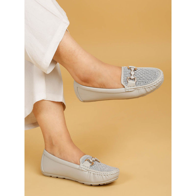 Flat n Heels Women Grey Loafers (EURO 36)