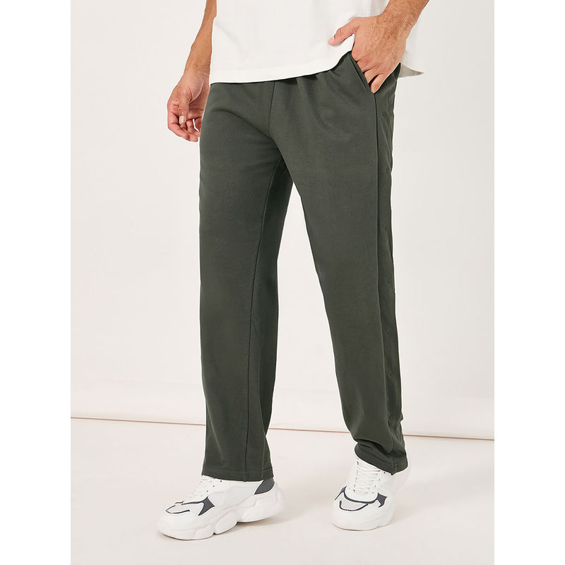 Styli Men Green Solid Oversized Open Hem Trackpant with Side Seam Button Detail (M)