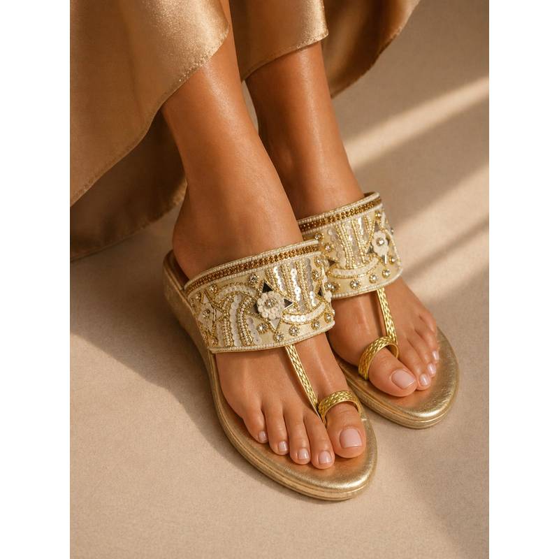 SCENTRA Women Gold Kolhapuris (EURO 38)