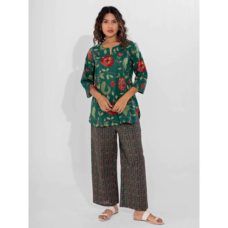 FEATHERS CLOSET Green Printed Relaxed Fit Kurti and Pyjama (S/M)