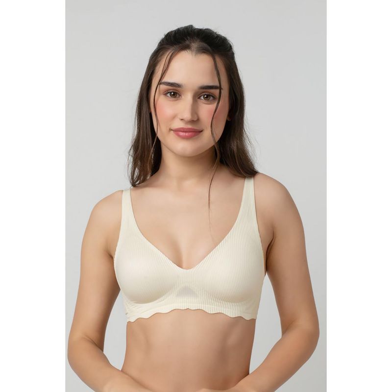 bodyline Vanilla Seamless Lightly Padded featuring Medium Coverage Plunge Bra (L)