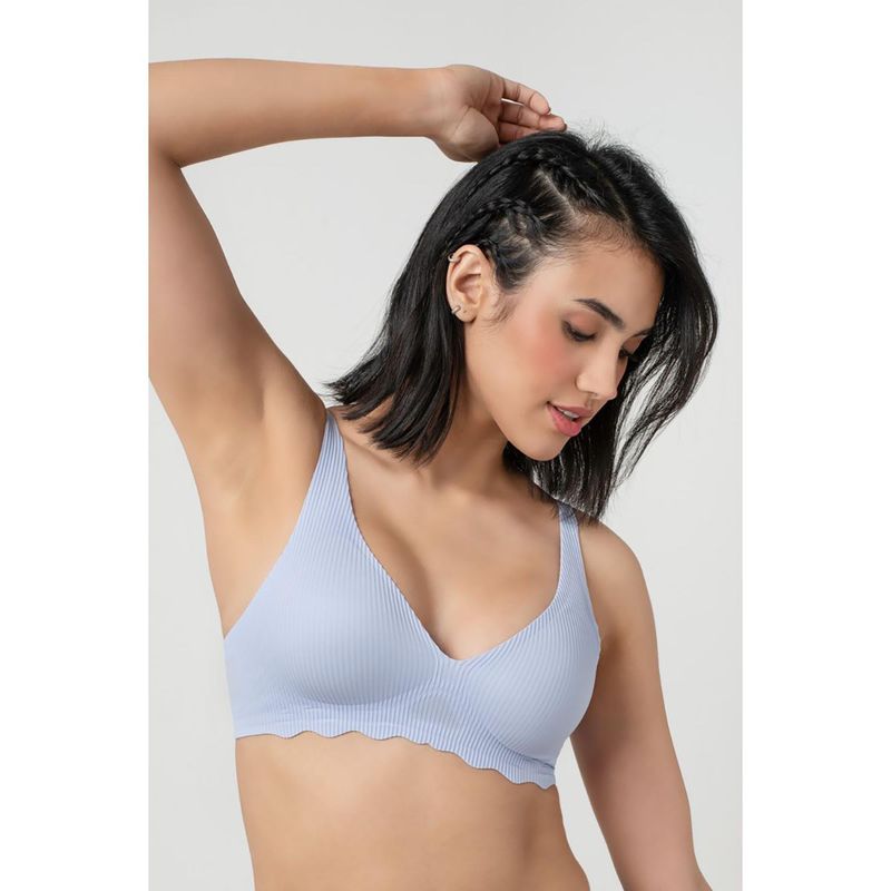 bodyline Ice Blue Seamless Lightly Padded featuring Medium Coverage Plunge Bra (L)