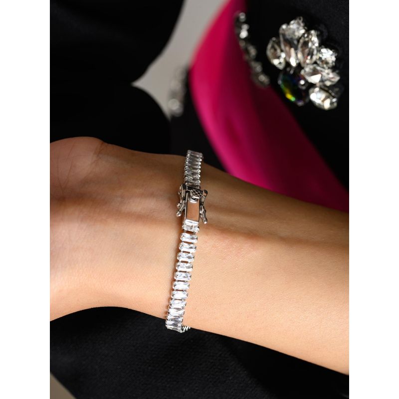 METALM 925 Silver Cz Diamonds Tennis Bracelet For Women (6 Inches)