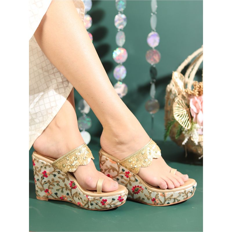 GLAM STORY Party Pop Ethnic Wedge Heels. (EURO 36)