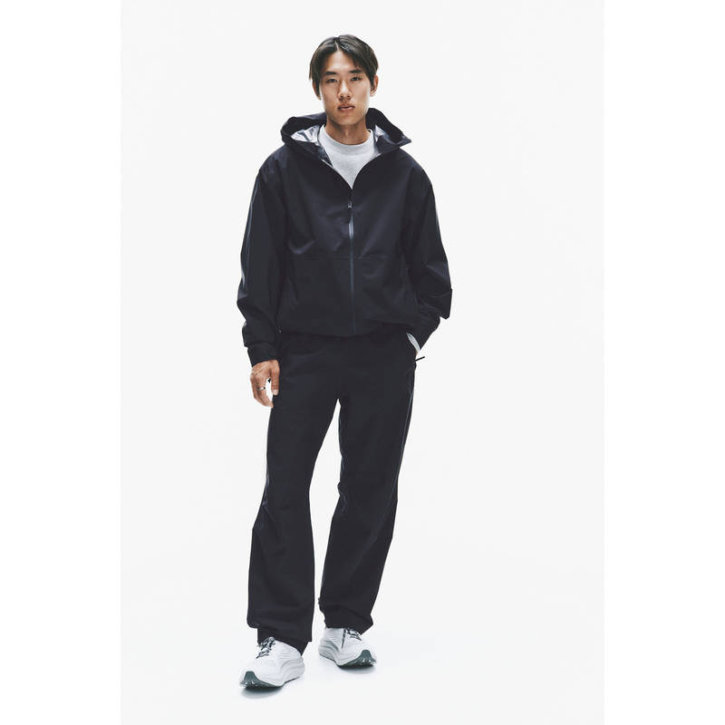 H&M Men Black Packable Rain Trousers - Image 1