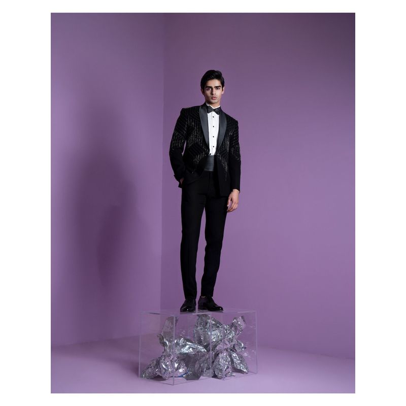 CONTRAST BY PARTH Black Ray Blaze Tuxedo (Set of 5) (XS)