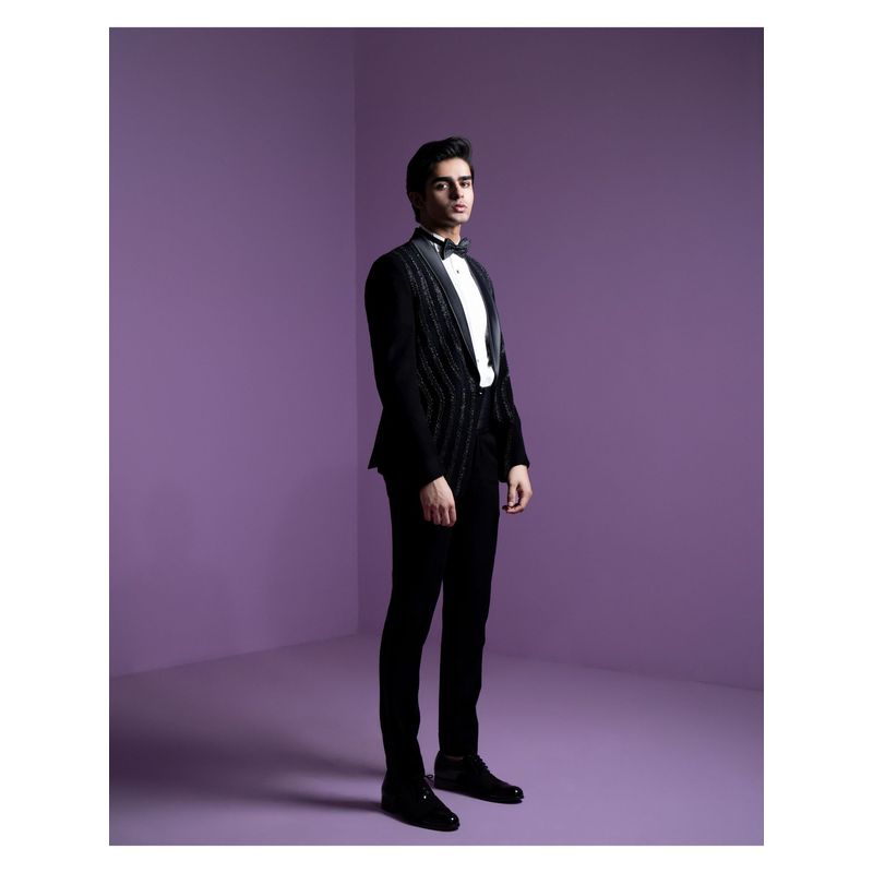 CONTRAST BY PARTH Black Lunar Braid Tuxedo (Set of 5) (XS)