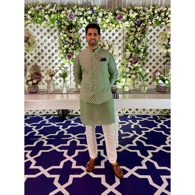 CONTRAST BY PARTH Green Sharp Mirror Nehru Jacket with Kurta & Pant (Set of 3) (XS)