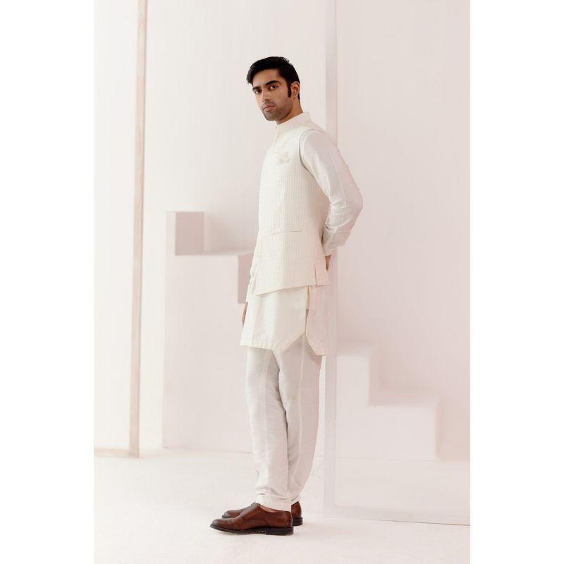 Devnaagri Ivory Kurta with Pin Tucks Bundi (Set of 4) (S)