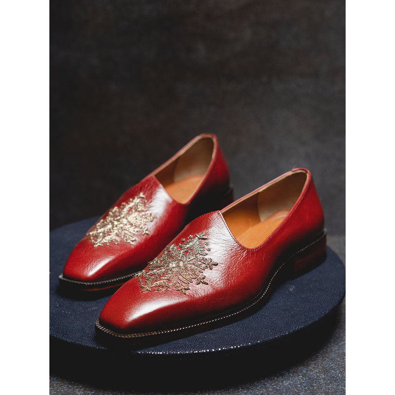 Kavith Sainaani Red Embroidered Jutti 2.0 (UK 5)