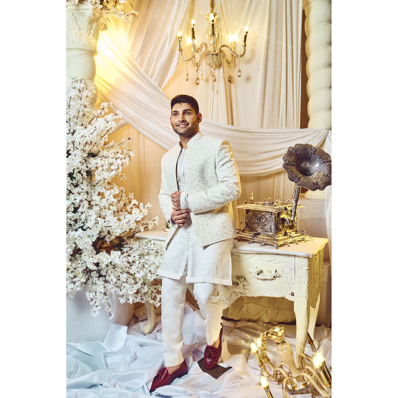 Varun Chakkilam Seashell White Open Jacket and Kurta with Trouser (Set of 3) (XS)