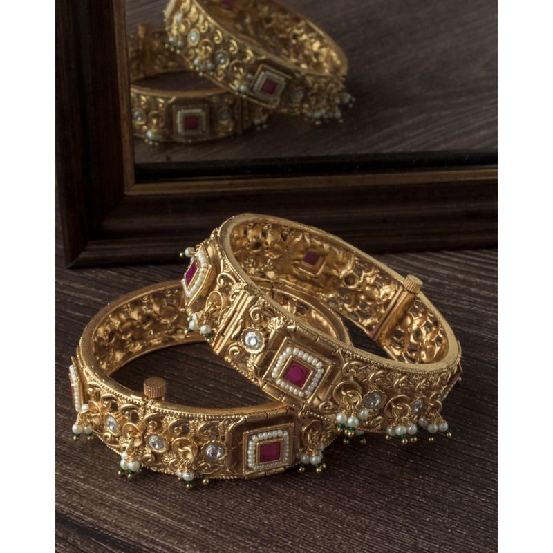 vivinia BY VIDHI MEHRA Zia Silver Plated Womens Zircon Pair of Earrings (Freesize) main image 0