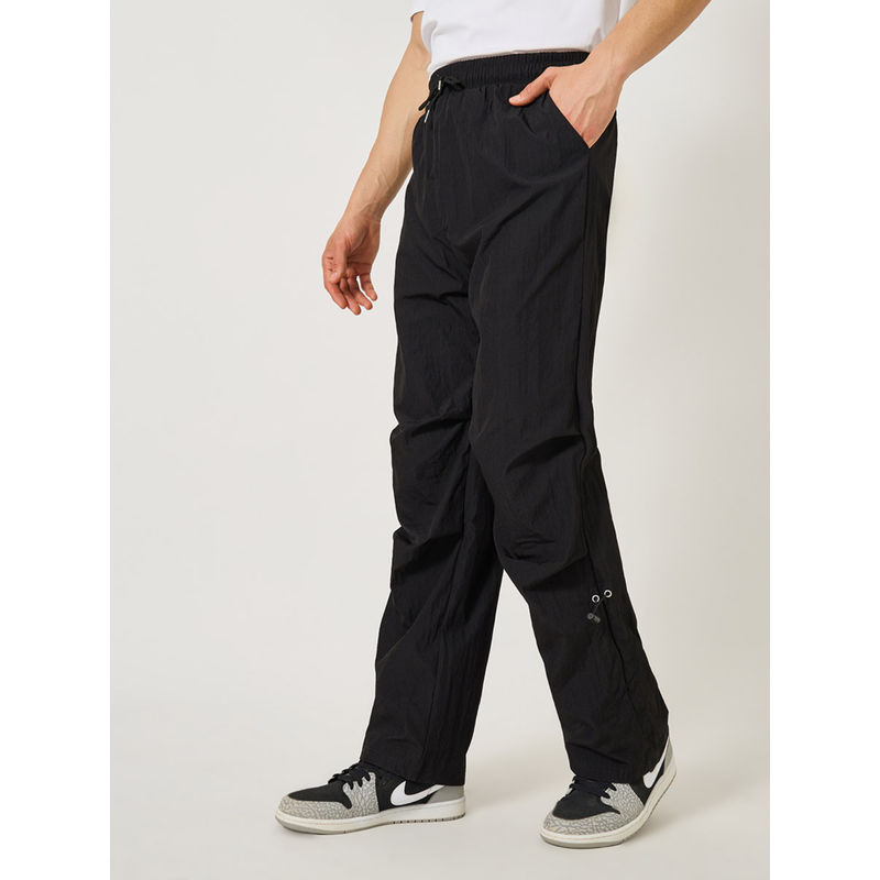 Styli Men Black Slim Fit Baggy Parachute Pant (34)