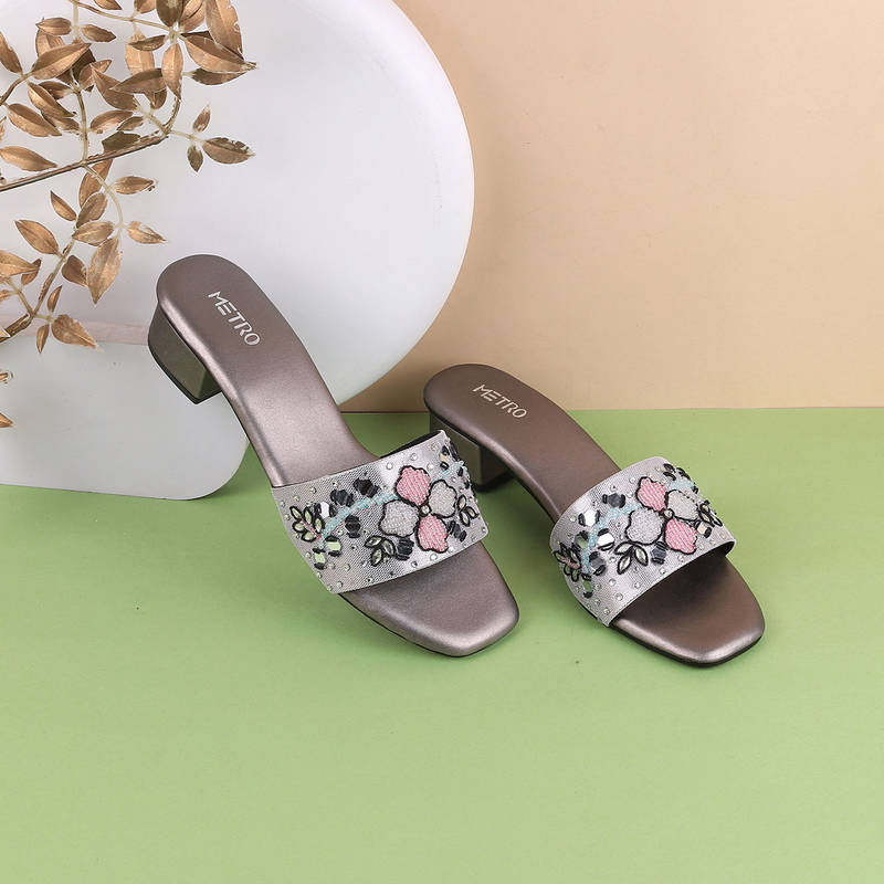 Metro Women Grey Sandal Heels (EURO 36)