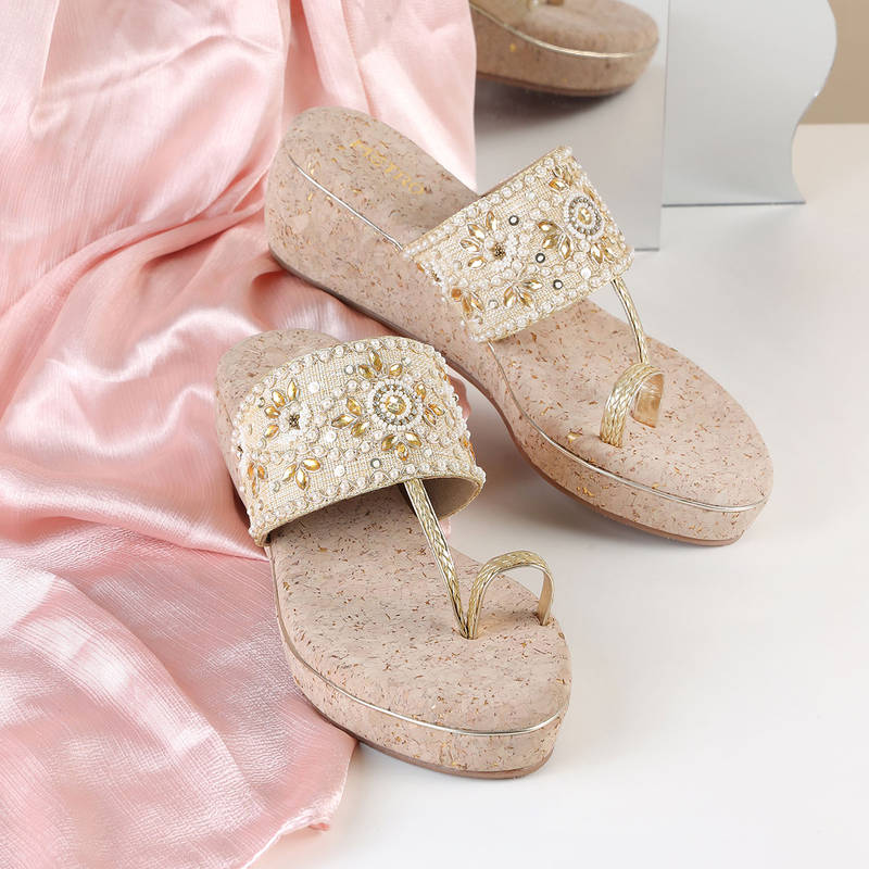 Metro Women Gold Flipflops (EURO 41)