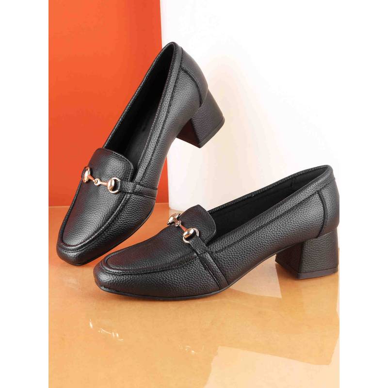Metro Black Synthetic Round Toe Pumps (EURO 40)