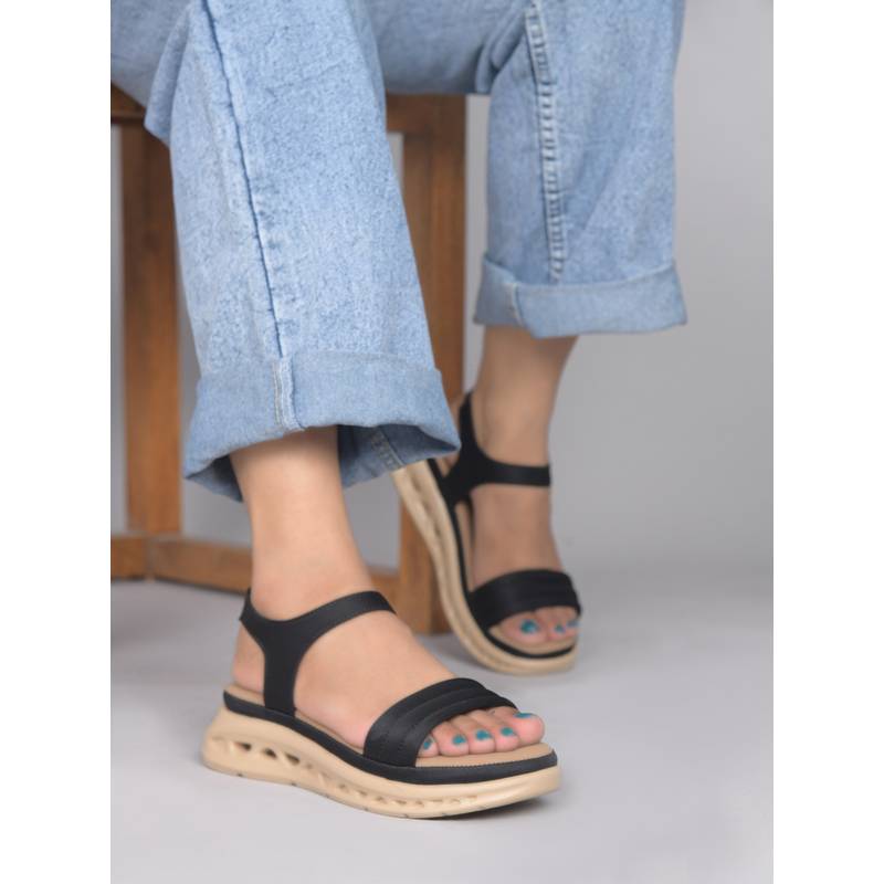 SHUZ TOUCH Women Cloud Cushion Black Comfort Sandals (EURO 37)