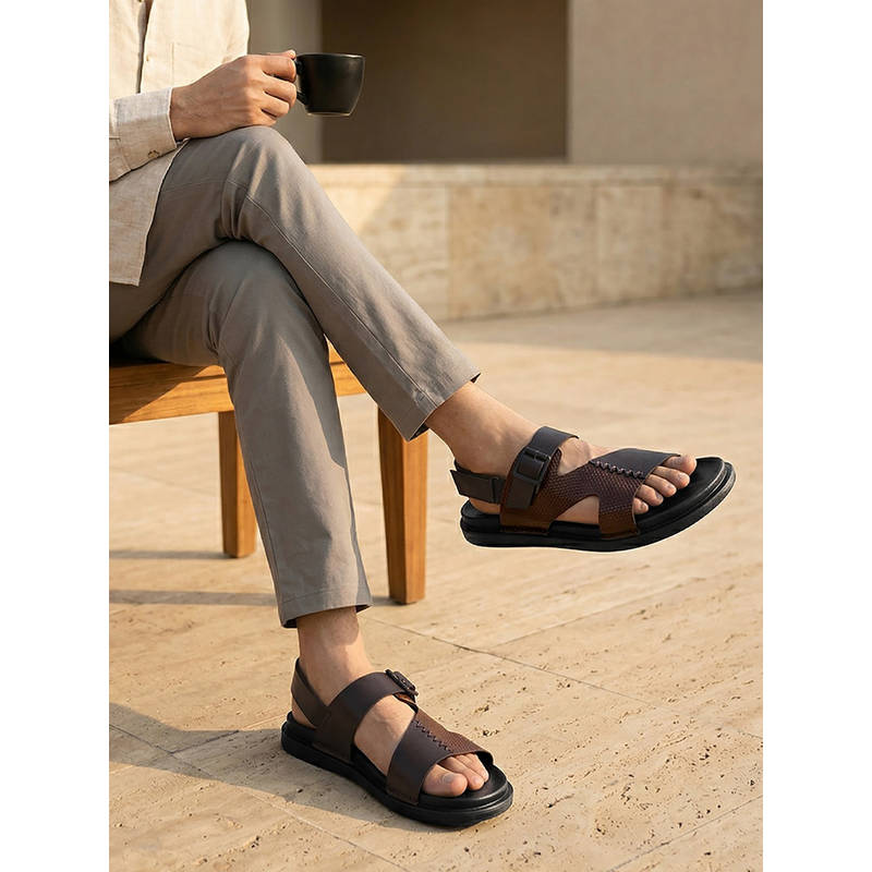 REGAL Brown Men Textured Leather Sandals (UK 6)