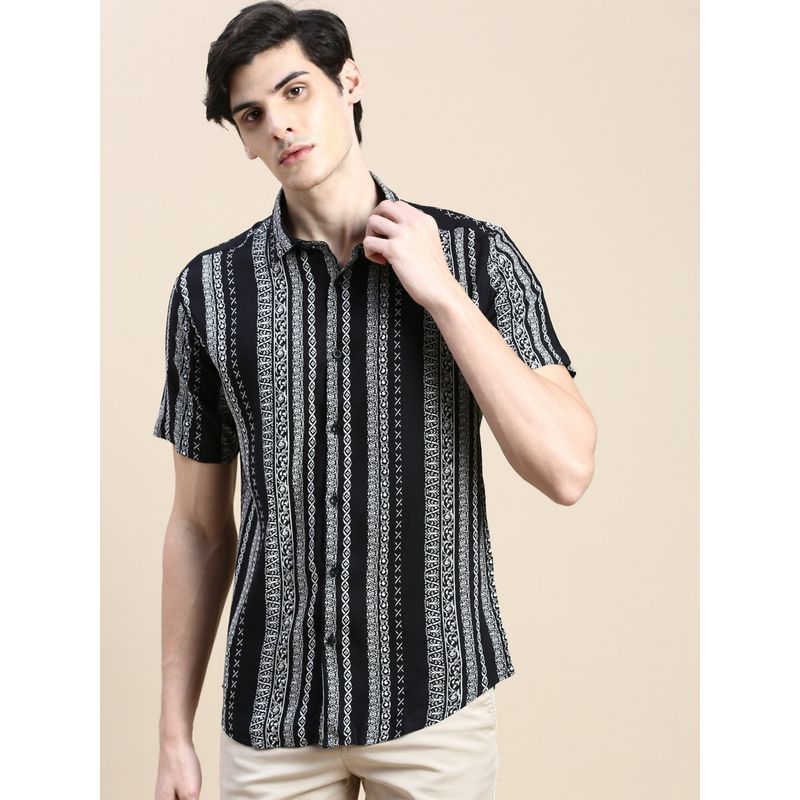 SHOWOFF Men Short Sleeves Ethnic Motif Spread Collar Black Slim Fit Shirt (M)