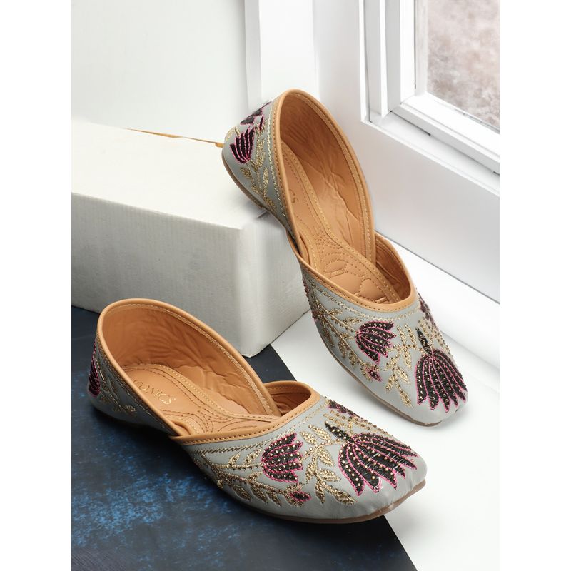 Iconics Womens Grey Color Embroidered Comfortable Juttis (EURO 36)