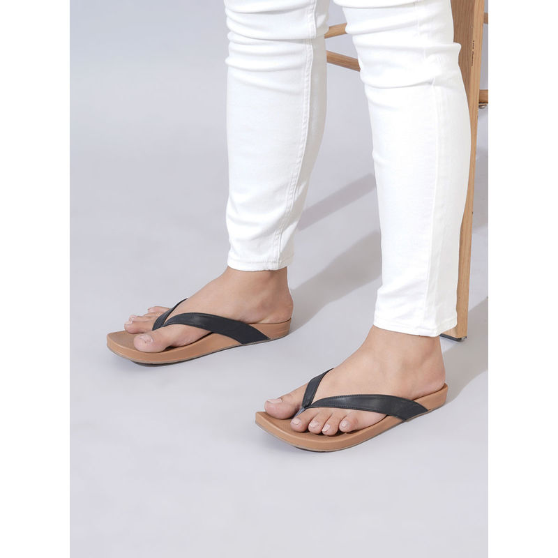 Sherrif Shoes Womens Slip On Black Flipflops (EURO 37)