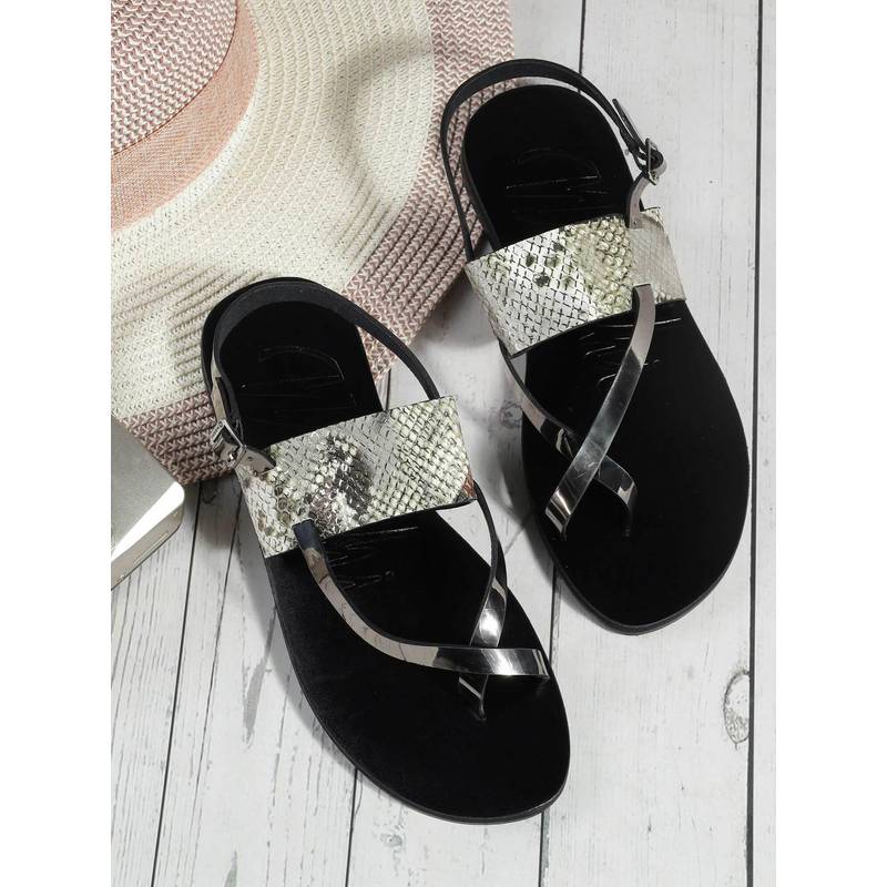 Mochi Women Silver Flats (EURO 36)